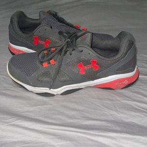 Mens Under Armour Tennis shoes.